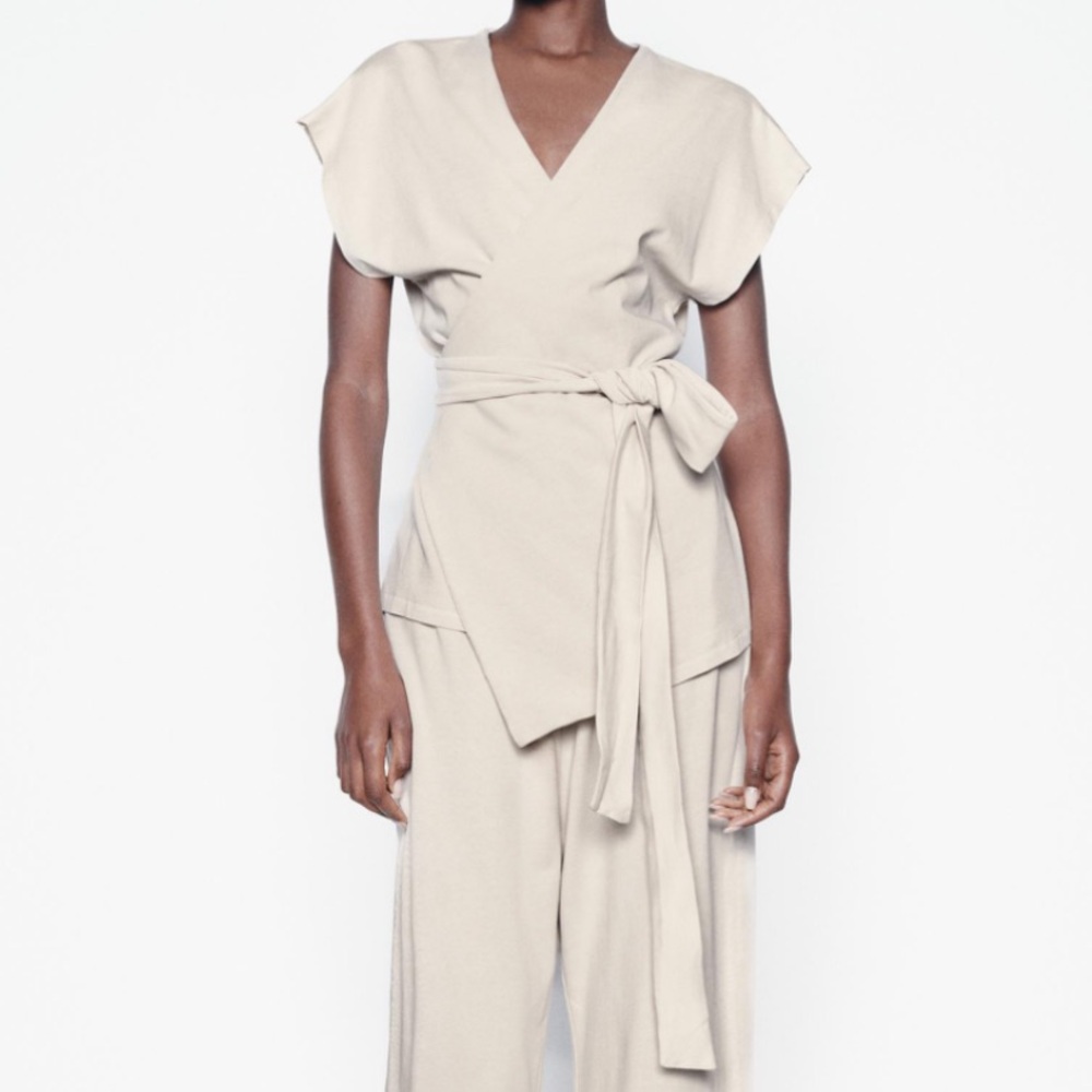 *New with tags* Zara cream wrap top